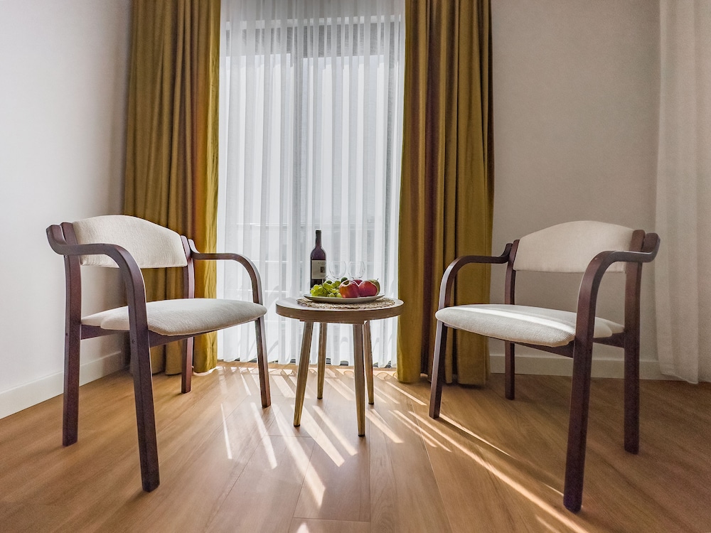 Deluxe Triple Room, Side Sea View - Photo 9