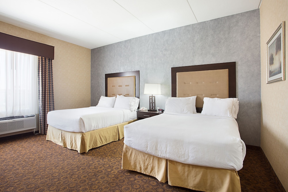 Standard Room, 2 Queen Beds - Photo 3