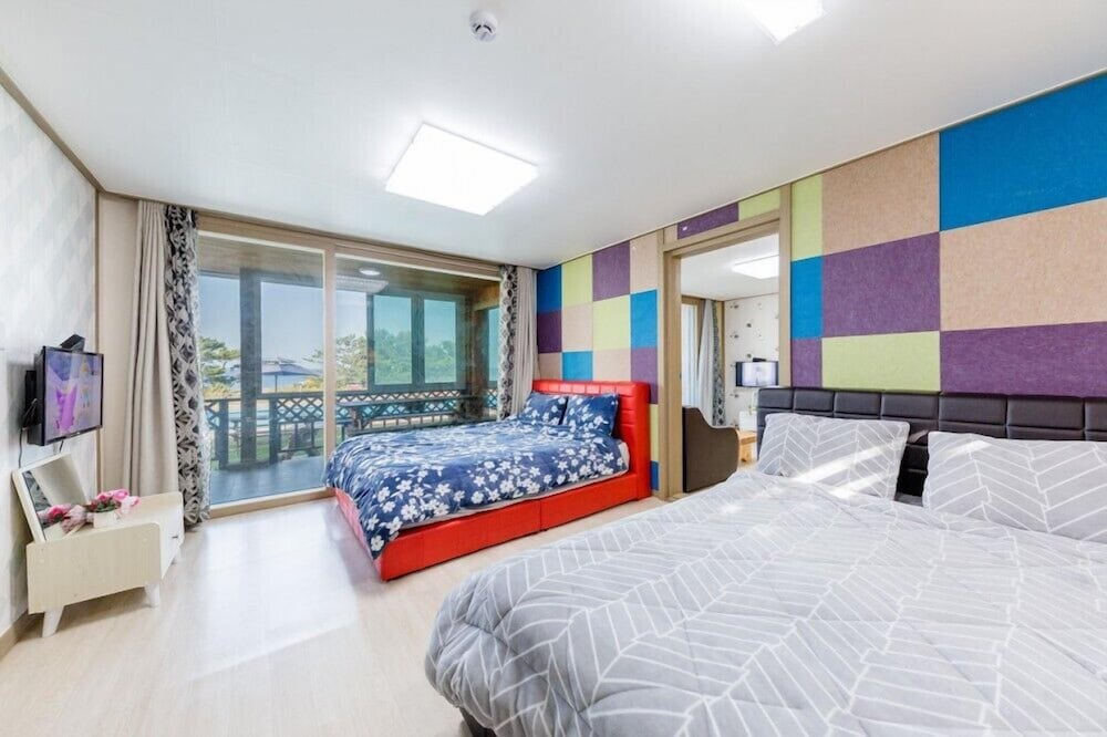 Room (family 1) - Photo 1
