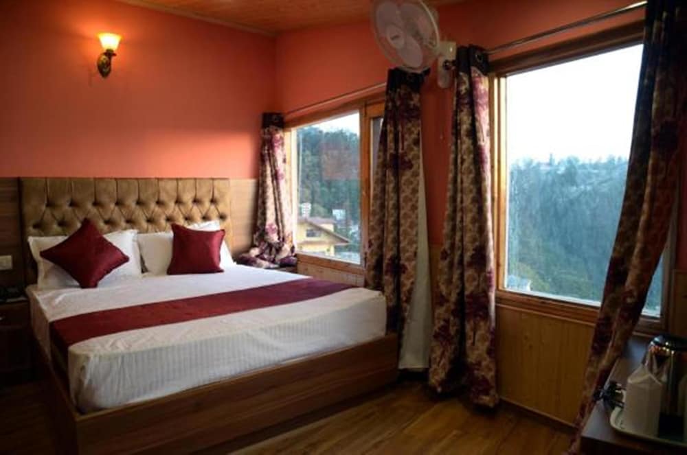Deluxe Room With Mountain View photo 1