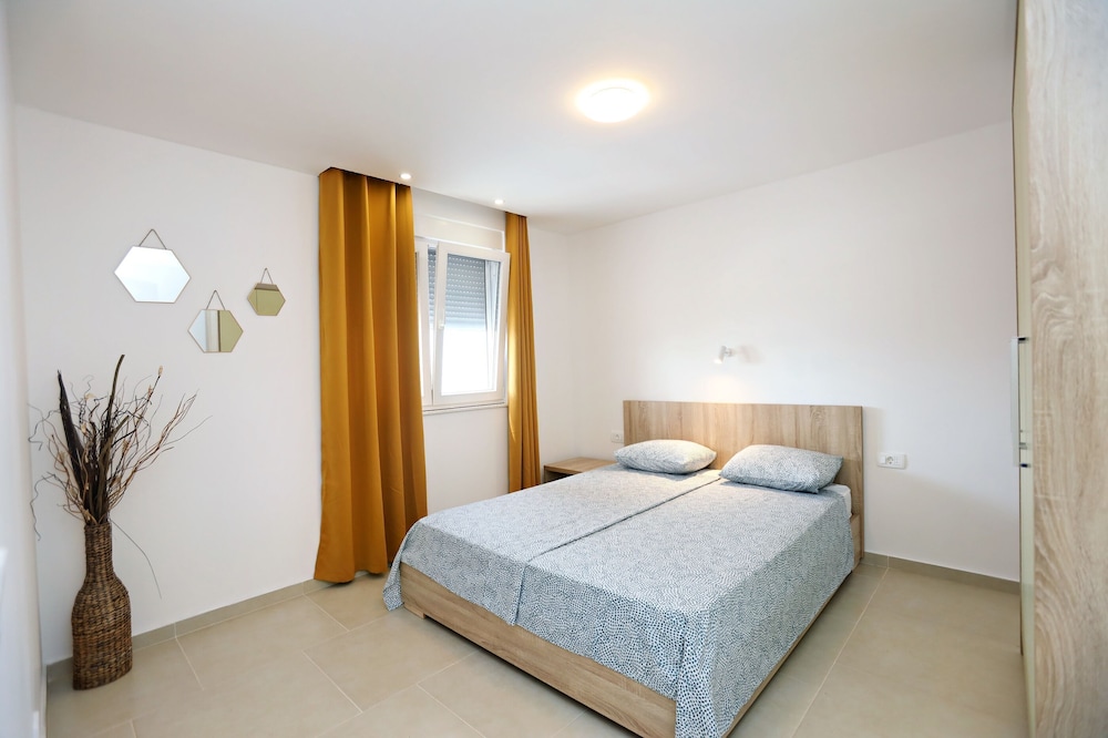 Apartment (A9) photo 1