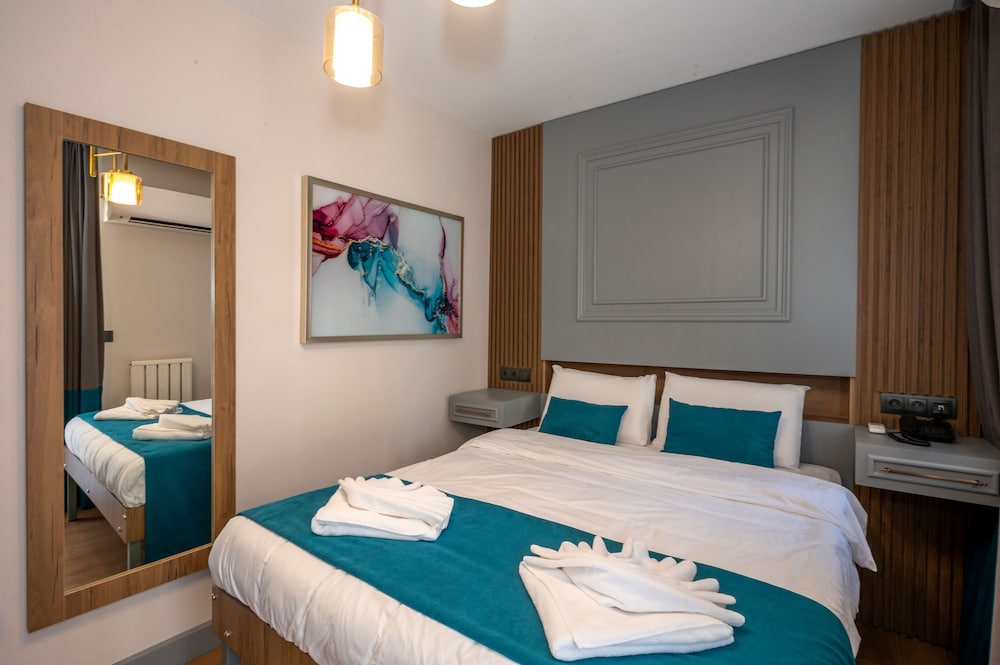 Deluxe Double Room, 1 King Bed, Balcony photo 3