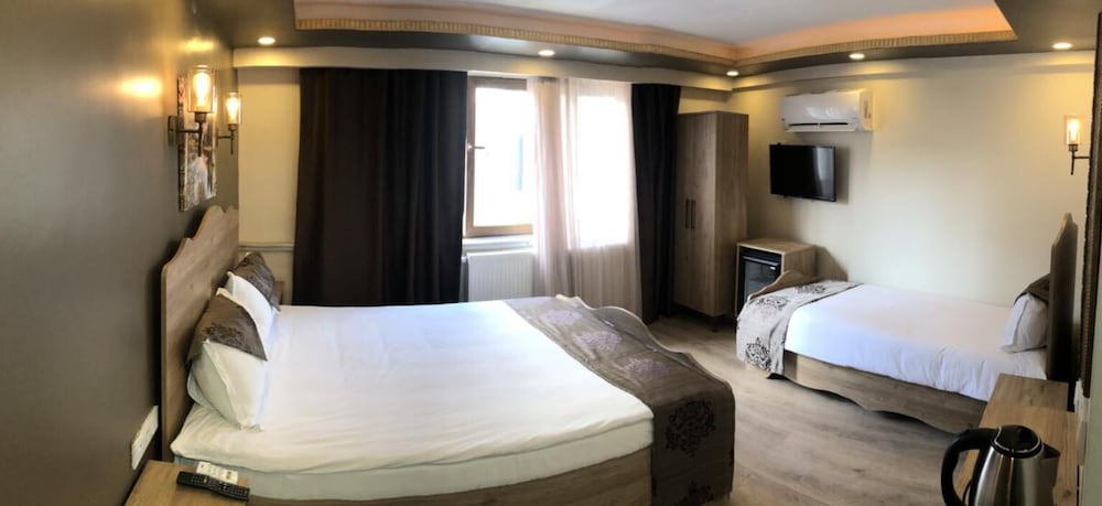 Standard Double or Twin Room photo 3