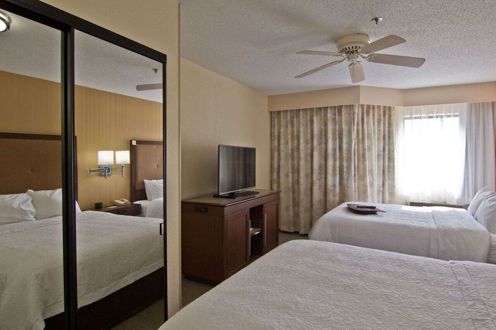 Suite, 2 Queen Beds, Kitchen (Shower Only) - Photo 1