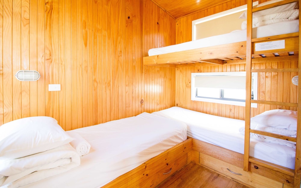 Waterfront Two Bedroom Cabin photo 2