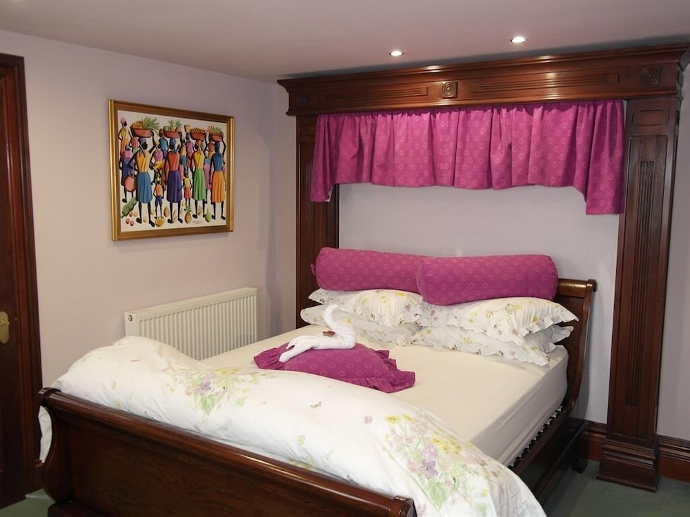 Double Room, Ensuite (Colour changing Spa bath ) photo 3