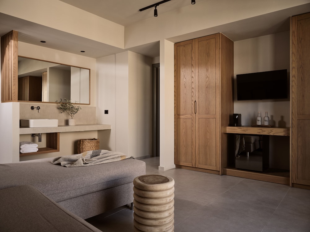 Friends & Family Suite - Photo 2