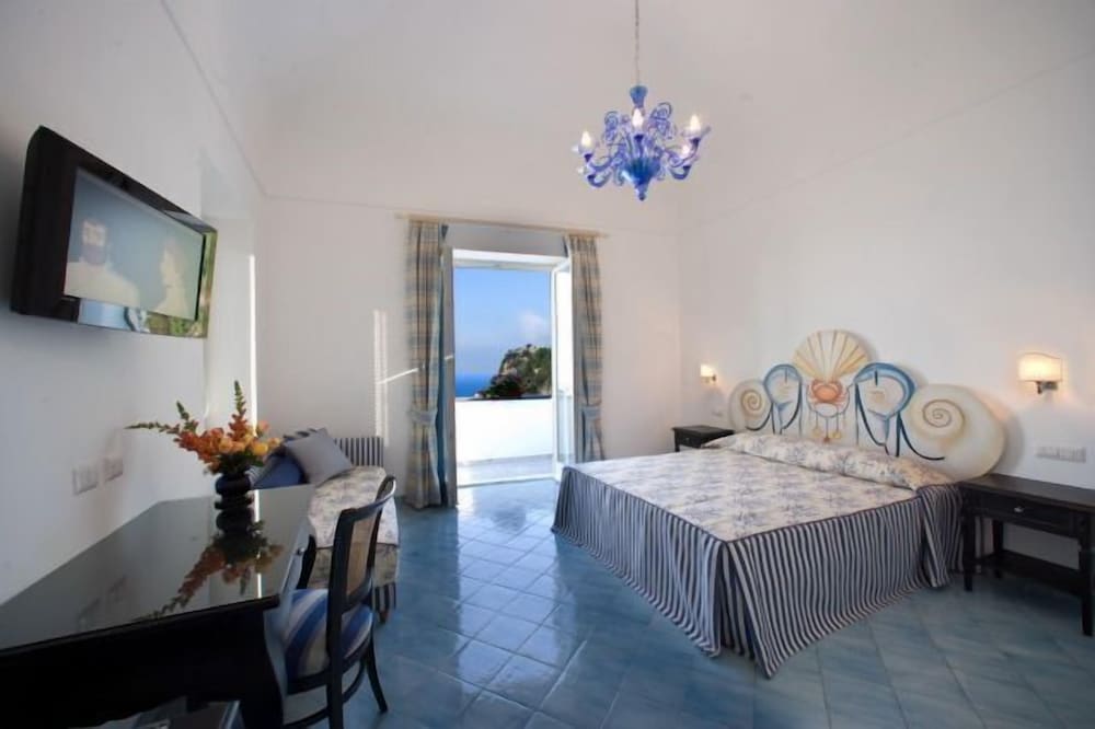 Superior Room, Balcony, Sea View - Photo 6
