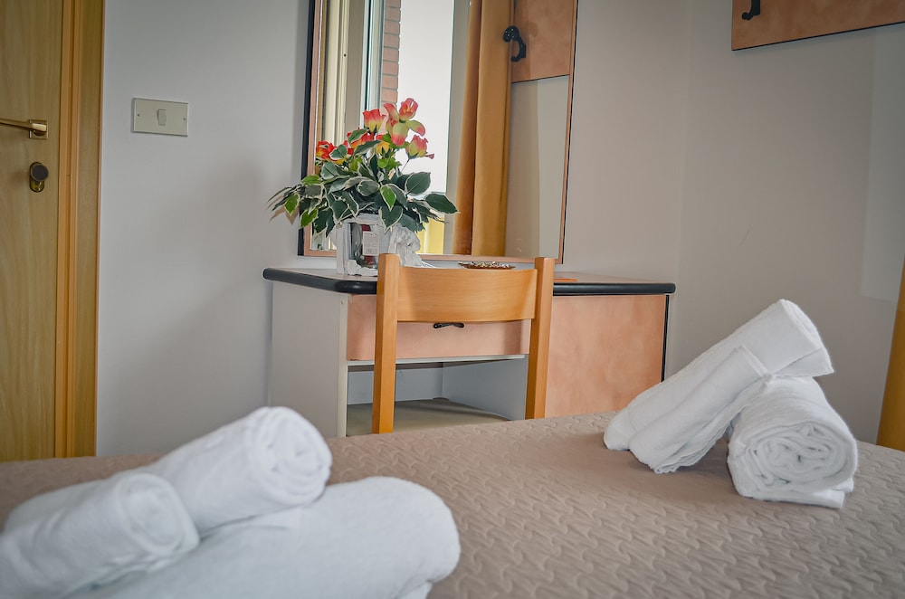 Basic Double Room - Photo 7