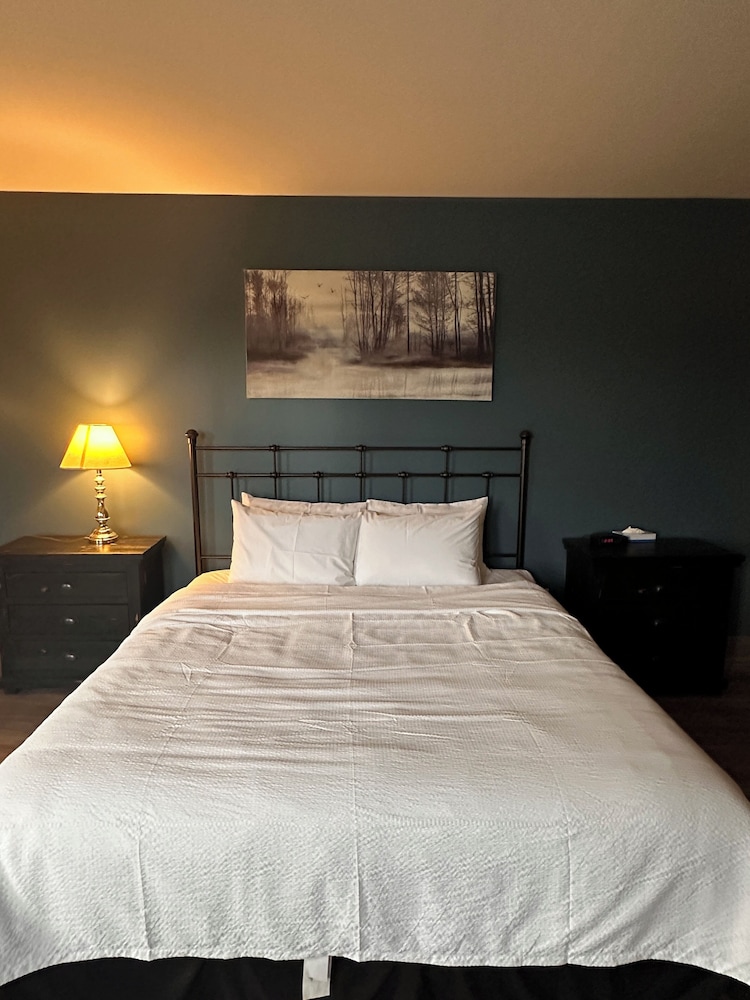 King Bed with Balcony Suite