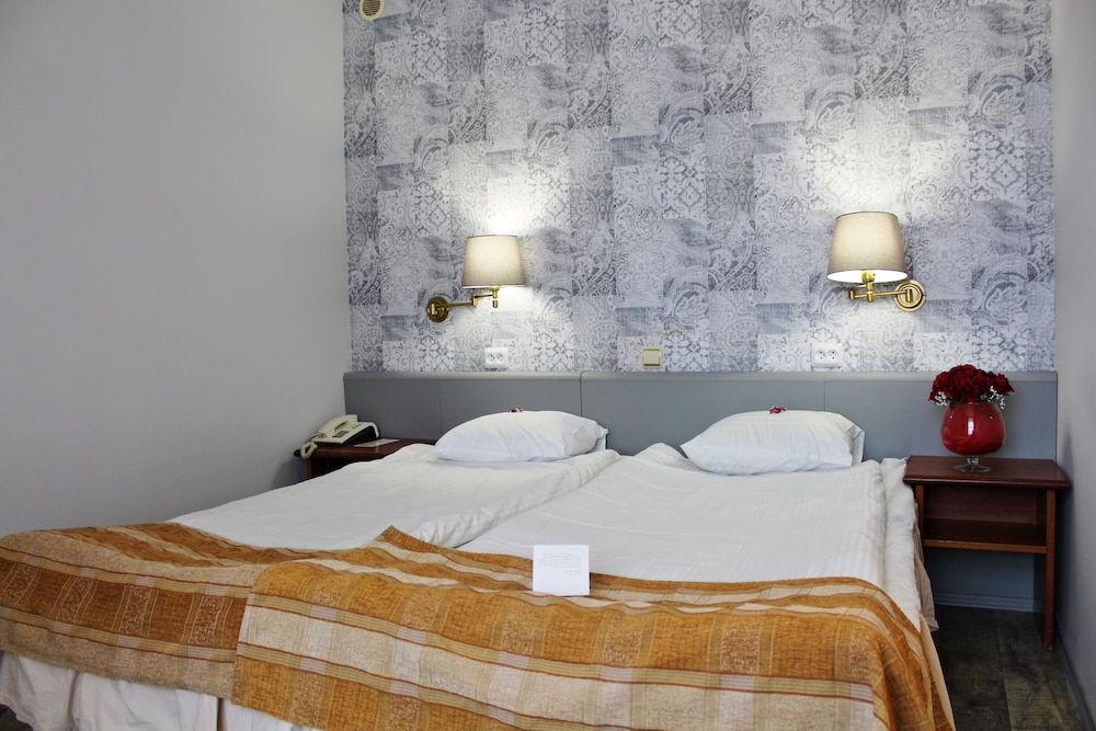 Double or Twin Room - Photo 18