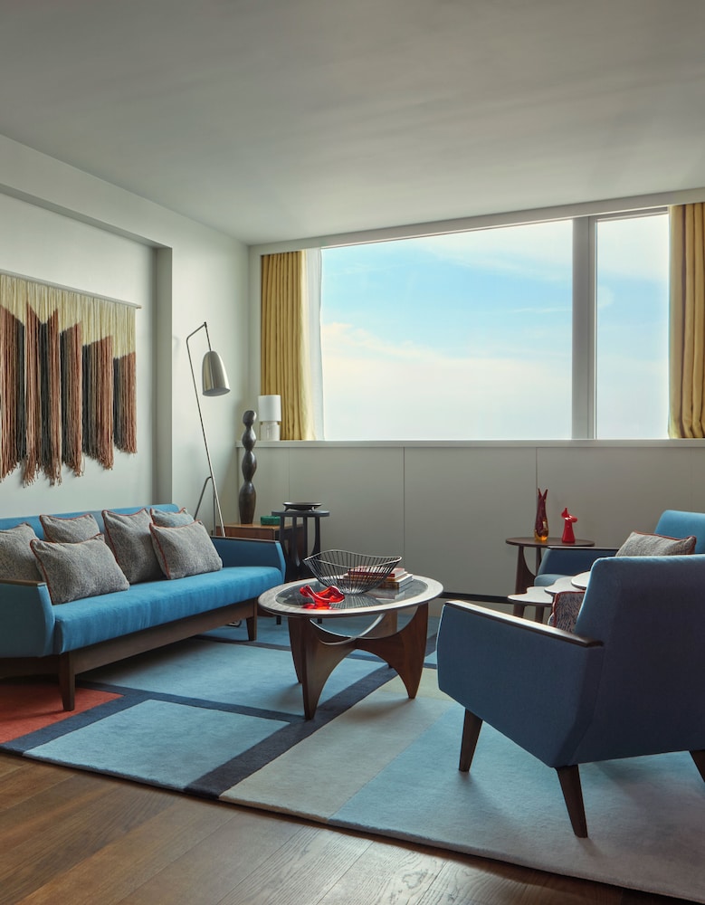 Mid-Century Suite thumbnail 6