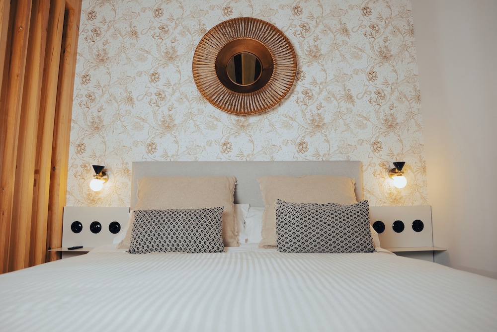 Luxury Studio Suite, City View