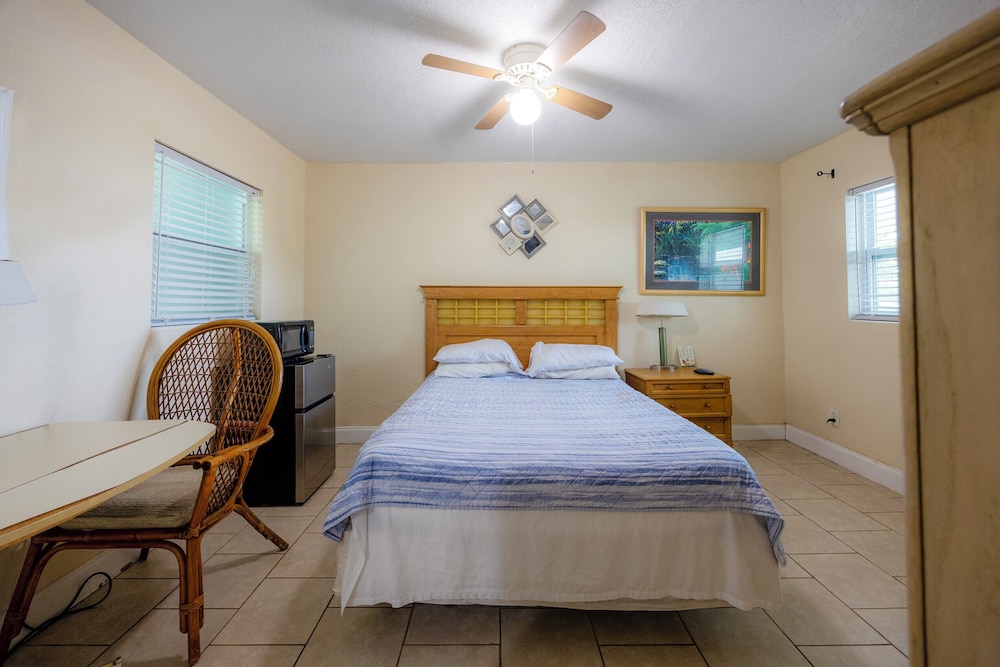 Room, 1 King Bed, Non Smoking