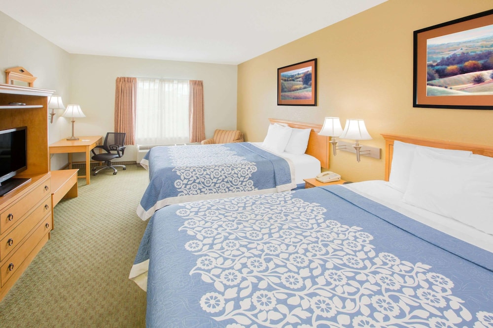 Double Room, 2 Double Beds - Photo 2