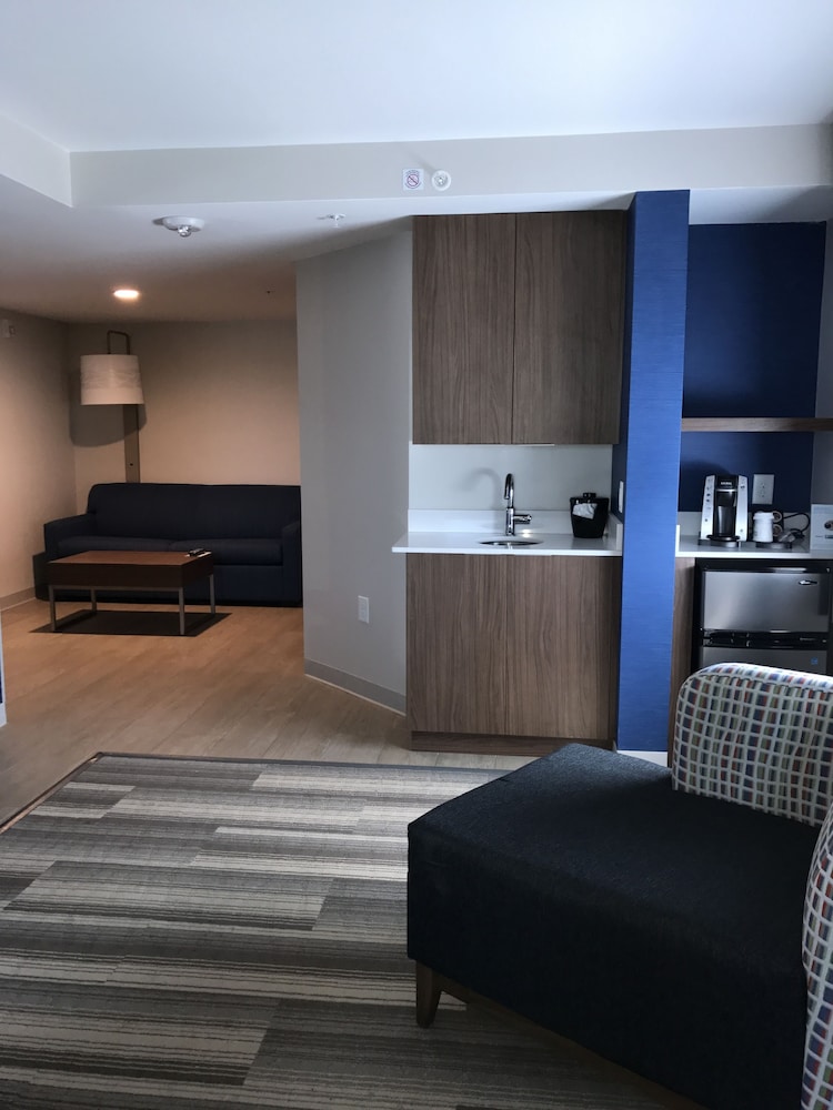 Suite, 2 Queen Beds, Accessible (Communications) photo 2