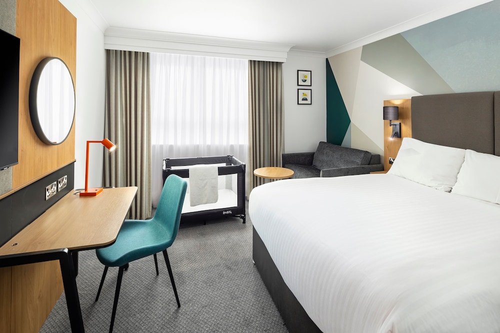 Premium Room, 1 King Bed with Sofa bed (Super King) - Photo 2