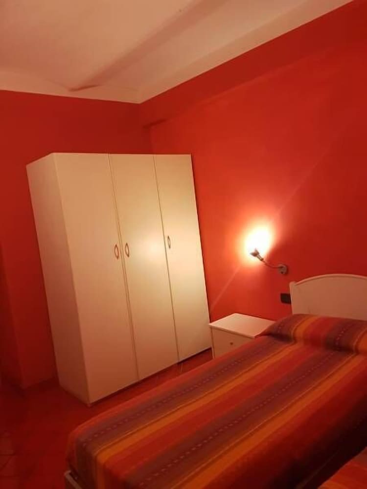 Twin Room, 2 Twin Beds, Accessible, Smoking photo 3