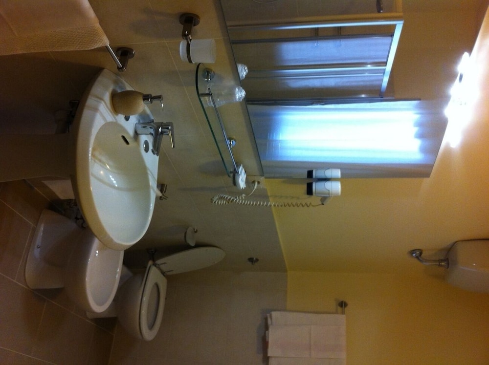 Double or Twin Room photo 3