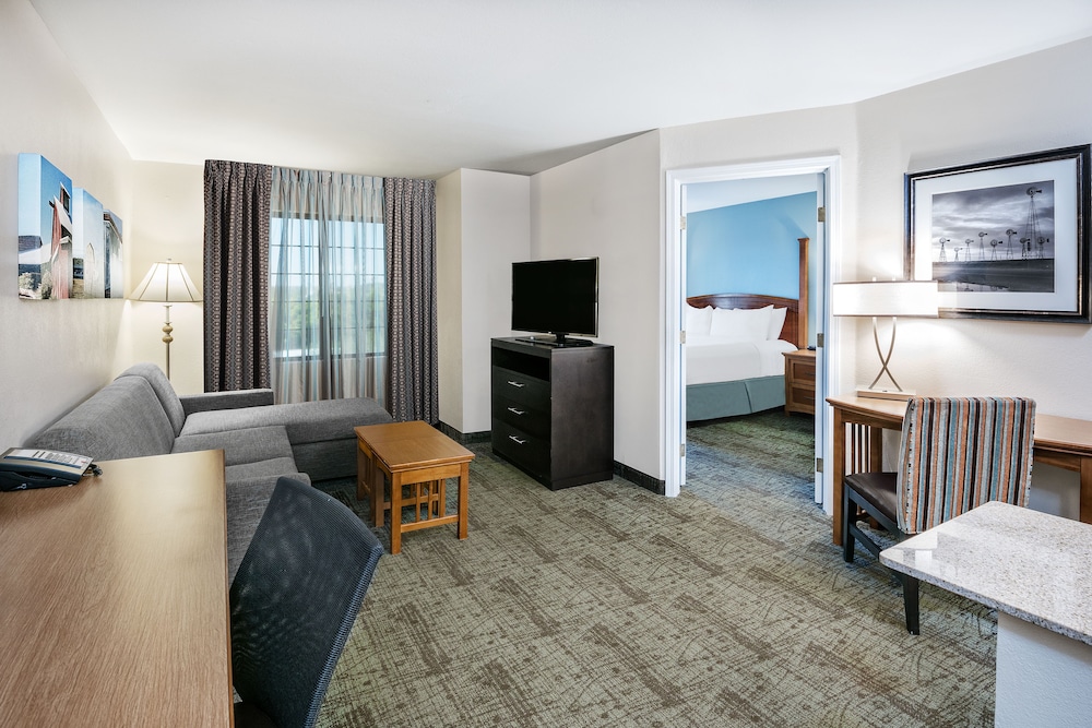 Suite, 1 Bedroom, Kitchen photo 3