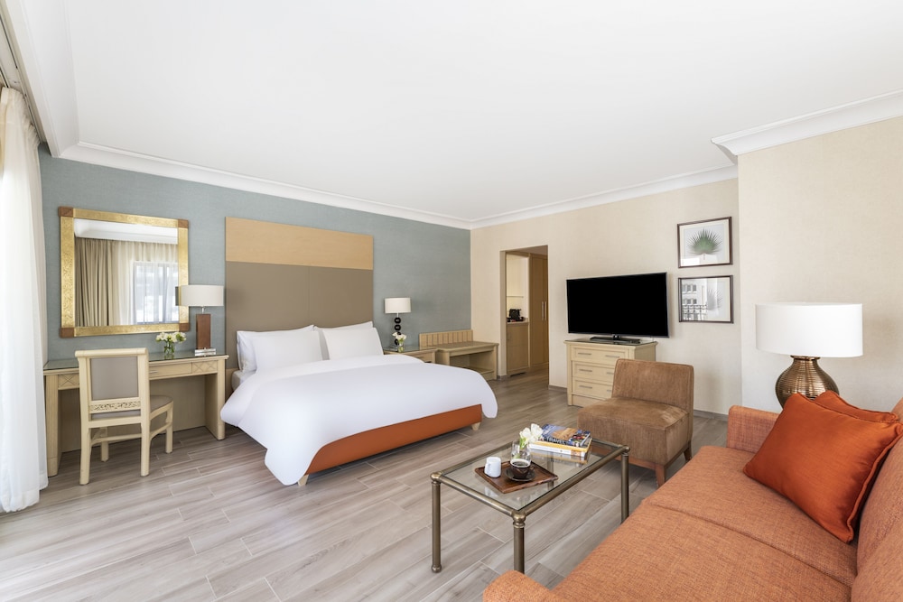 Junior Suite, 1 King Bed - Photo 1