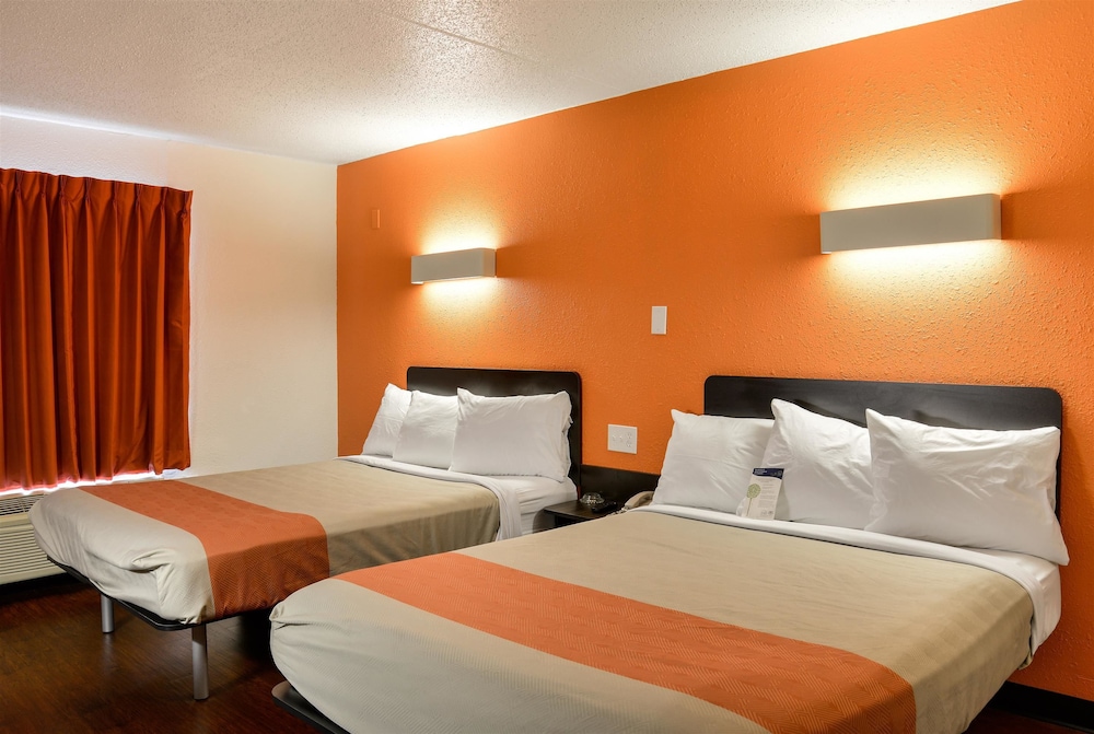 Deluxe Room, 2 Double Beds, Non Smoking, Refrigerator & Microwave photo 3