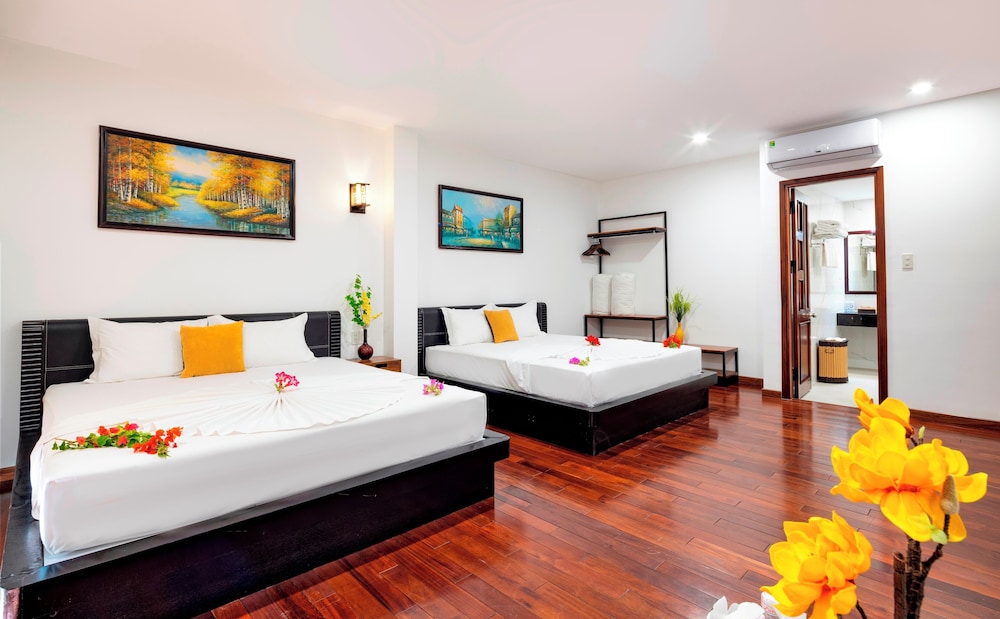 Family Quadruple Room, Balcony, City View - Photo 3