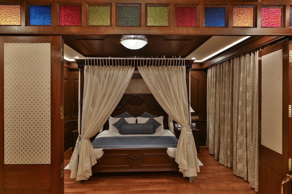 Deluxe Suite photo 2