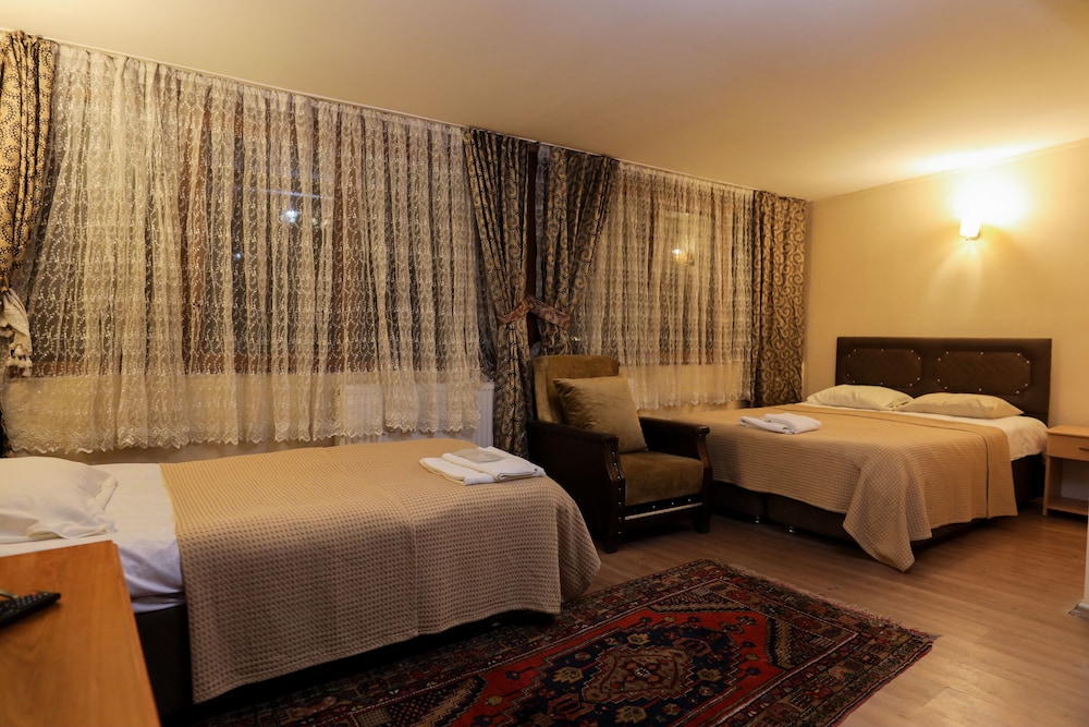 Family Quadruple Room, Valley View photo 1