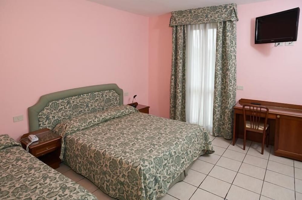 Double or Twin Room photo 1