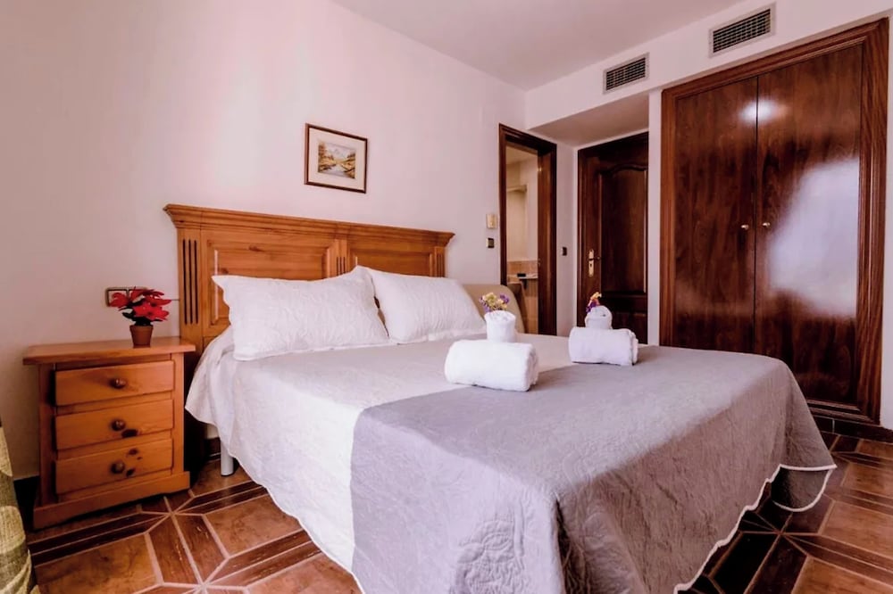 Habitación Doble Básica o con Dos Camas