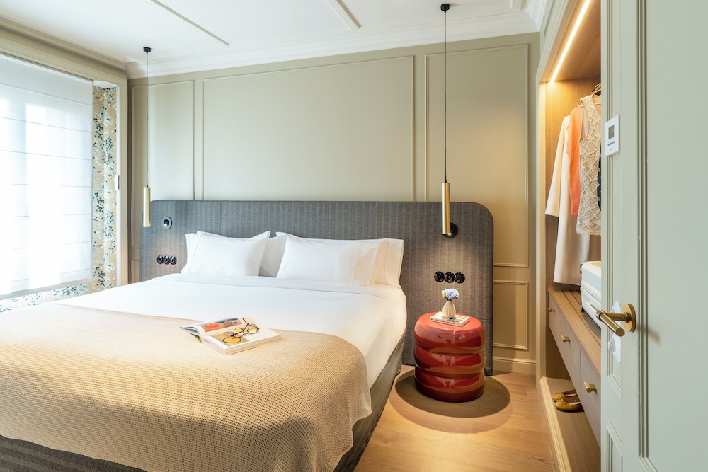 Superior Double Room, City View