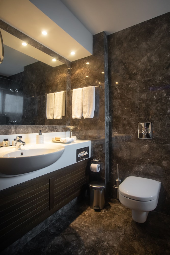 Junior Suite, City View photo 3