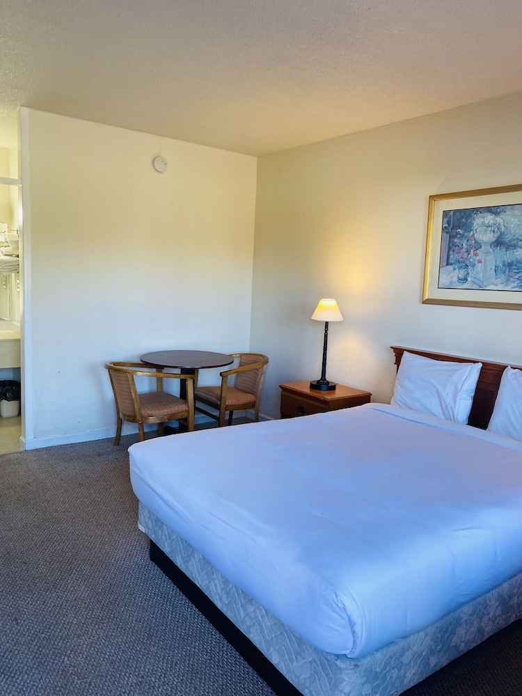 Standard Single Room, Non Smoking photo 1