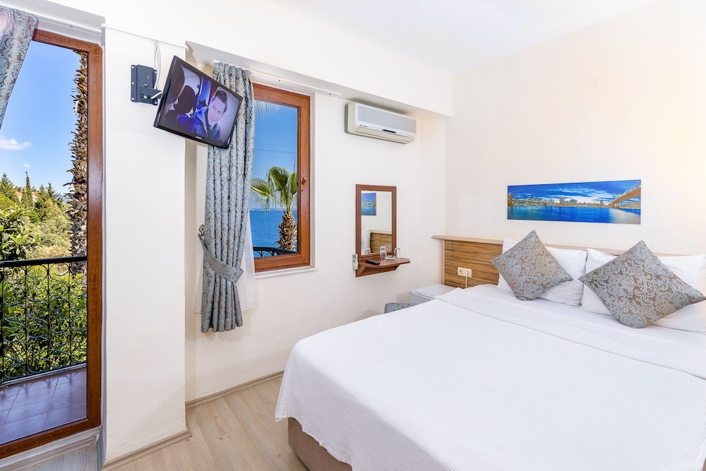 Double or Twin Room, Non Smoking, Sea View photo 1