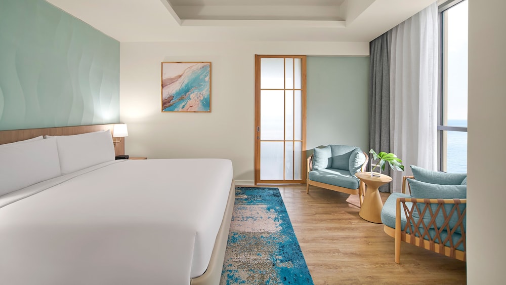 Suite, 1 Bedroom, Smoking - Photo 2