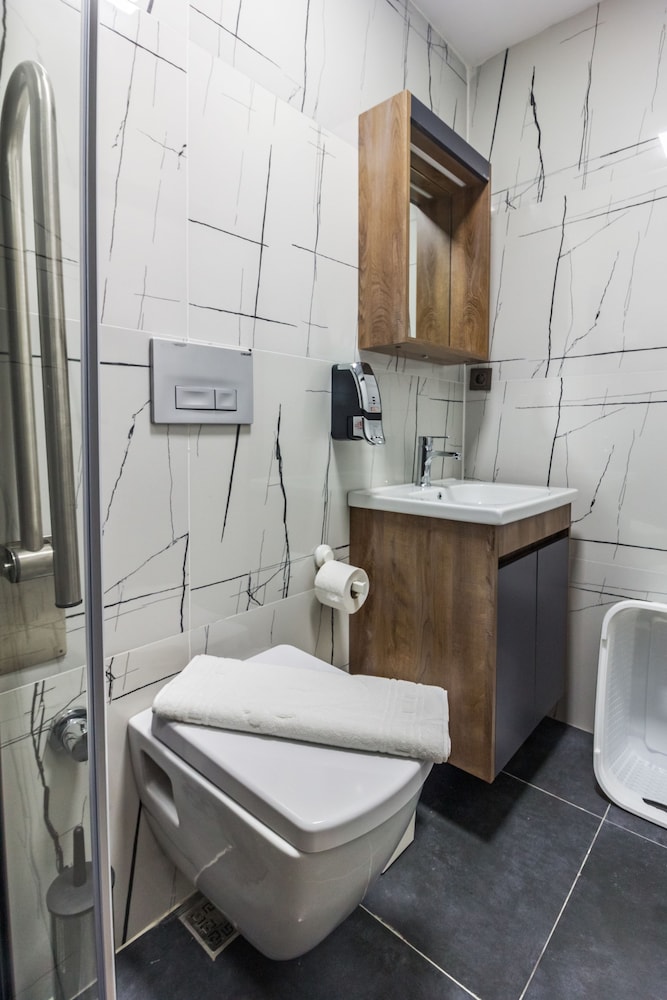 Basic Suite photo 3