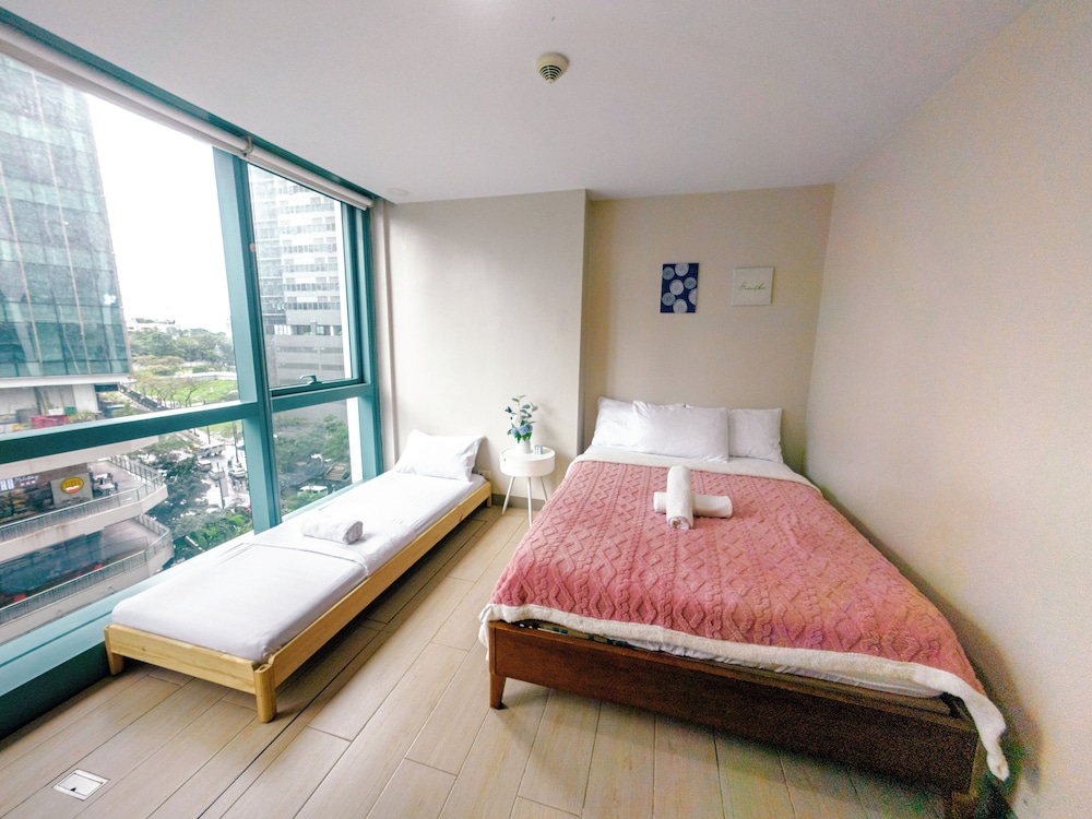 Family Condo, Multiple Beds, Non Smoking, City View photo 2