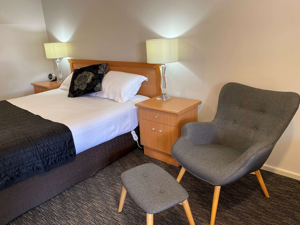 Superior Room, Multiple Beds, Non Smoking, Microwave - Photo 5
