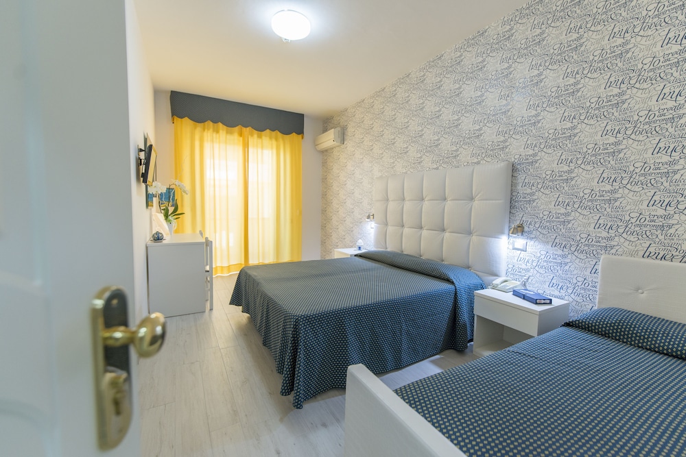 Quadruple Room photo 3