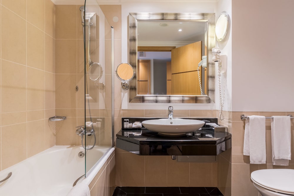 Double or Twin Room (Land View) - Photo 7