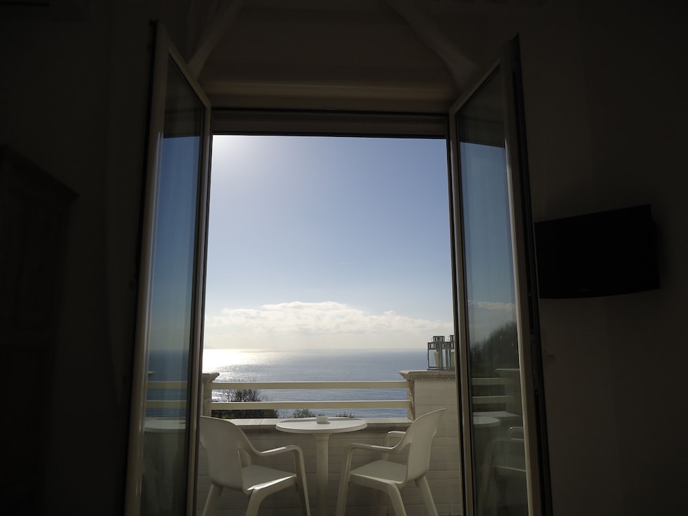 Single Room, Sea View photo 3