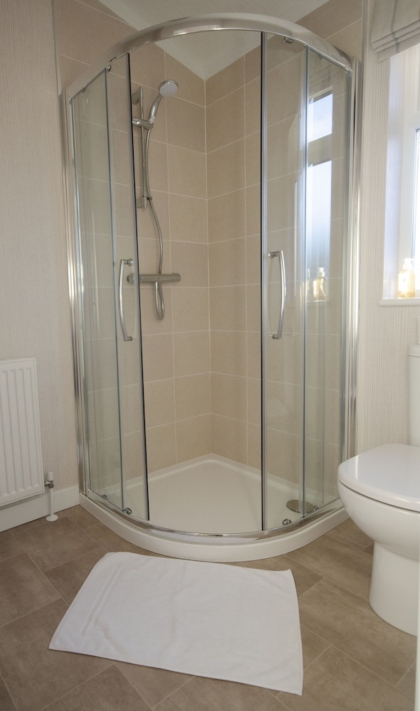 Classic Apartment, Ensuite (With Hot Tub) photo 3