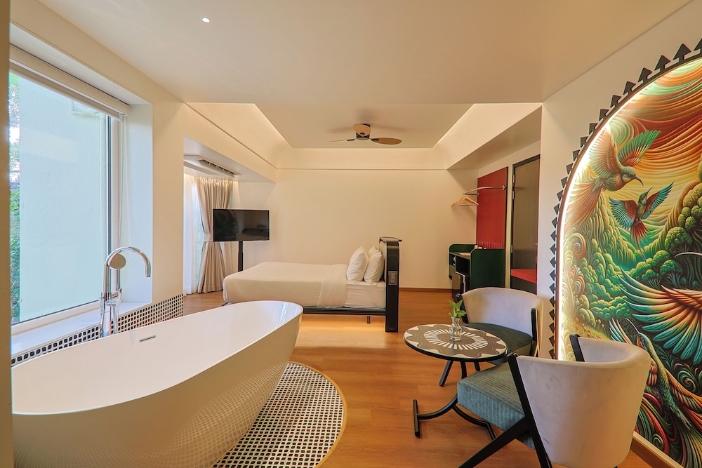 Sunbird - Premium Room with Bathtub and Garden photo 3