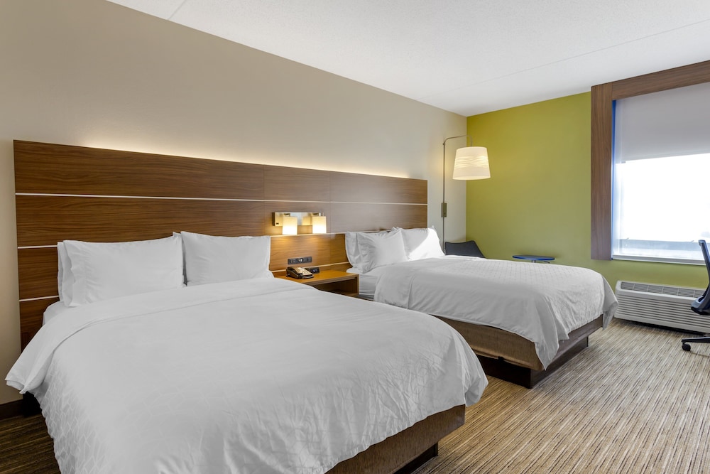Standard Room, 2 Queen Beds - Photo 1