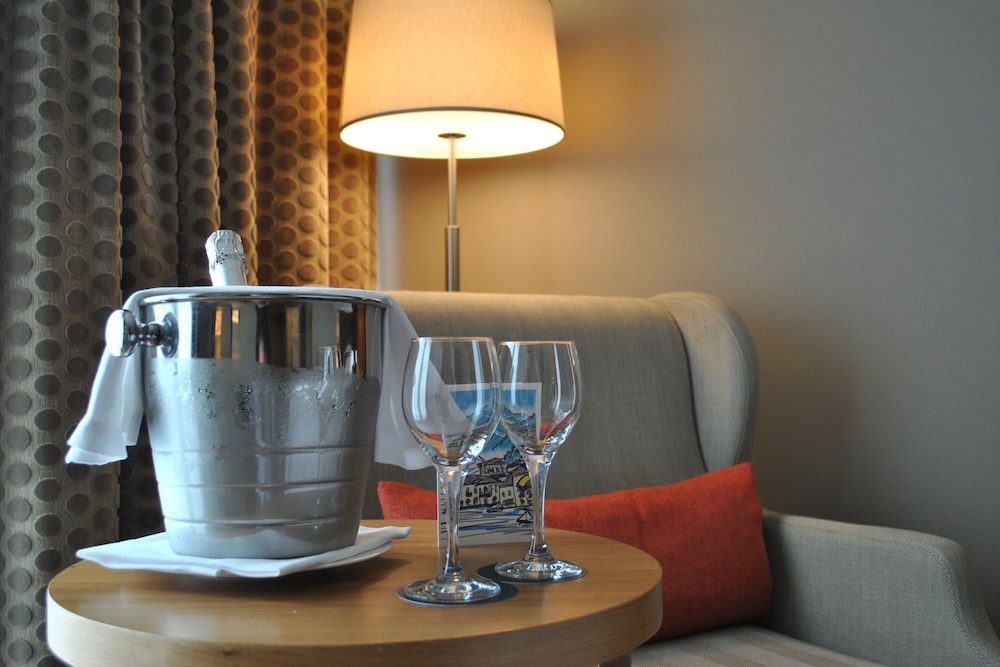 Deluxe Room, 1 King Bed, Terrace - Photo 5