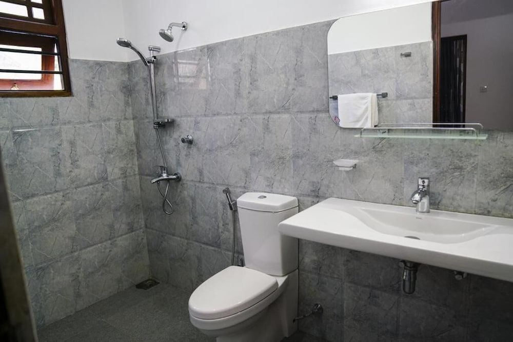 Deluxe Double Room, 1 King Bed, Garden View, Ground Floor photo 3