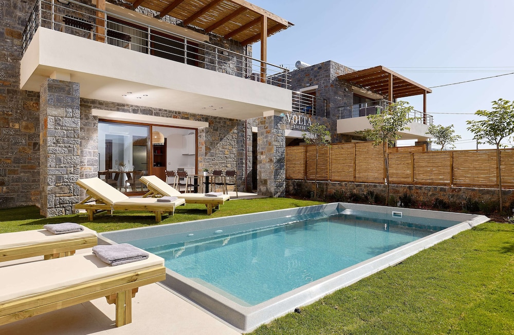 Two Bedroom Suite with Private Pool and Garden - Photo 10