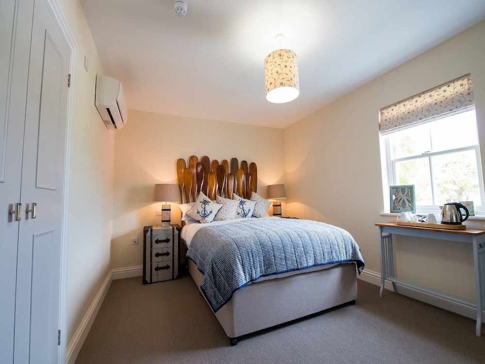 Luxury Double Room, Ensuite (King Bed and Bunk Bed)