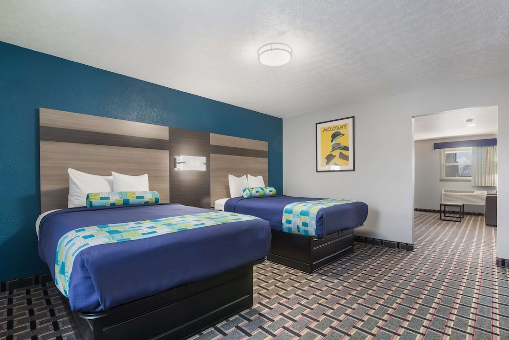 Suite, 2 Double Beds, Pets Not Allowed - Photo 2